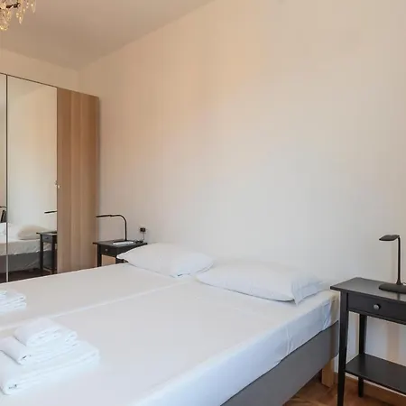Lario - Ristrutturato Nuovo Centro Isola Apartment