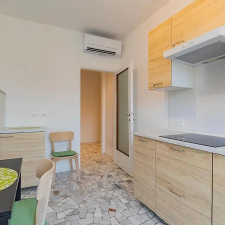 Lario - Ristrutturato Nuovo Centro Isola Apartment